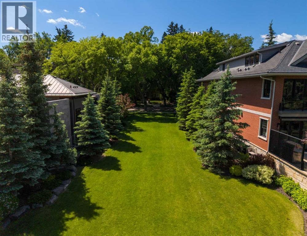 718 Riverdale Avenue SW — photo 3