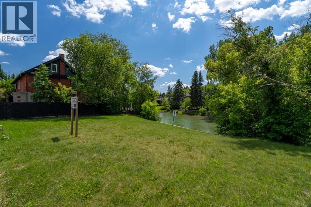 715 Sifton Boulevard SW — photo 2