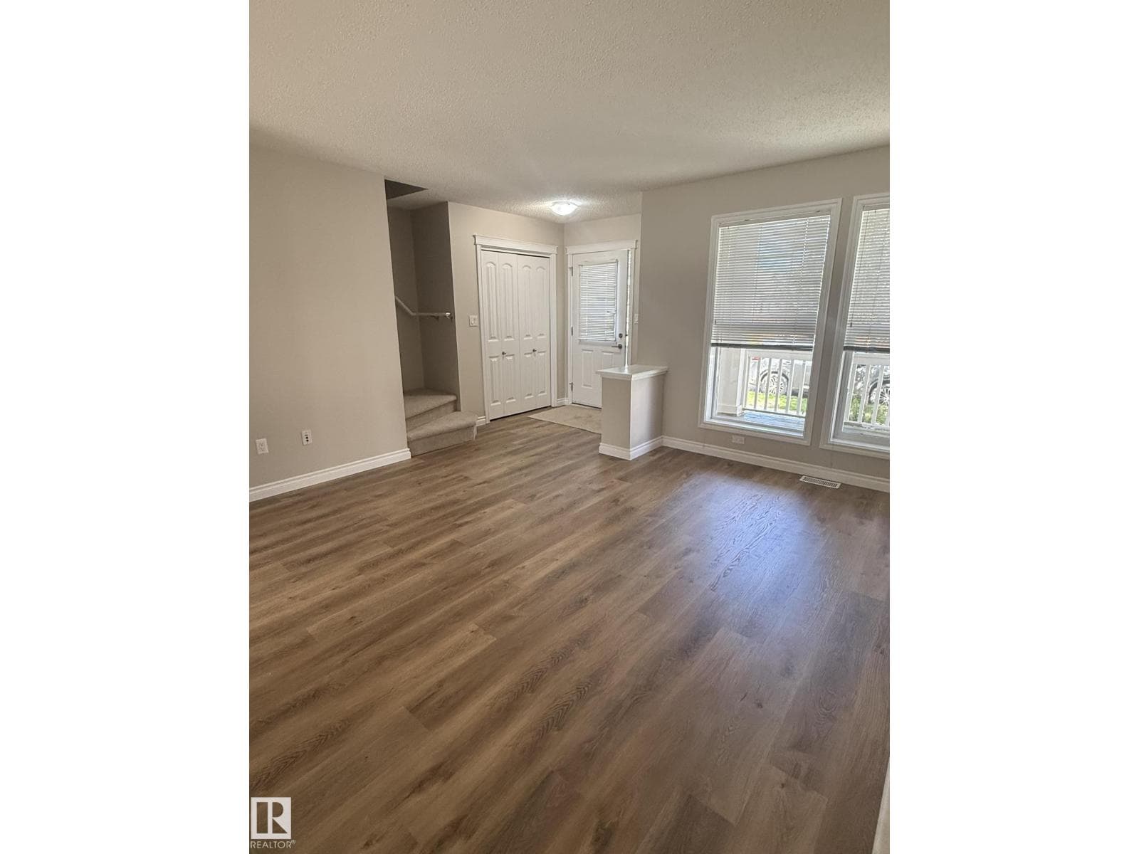 8305 Ellis CR NW NW — photo 5