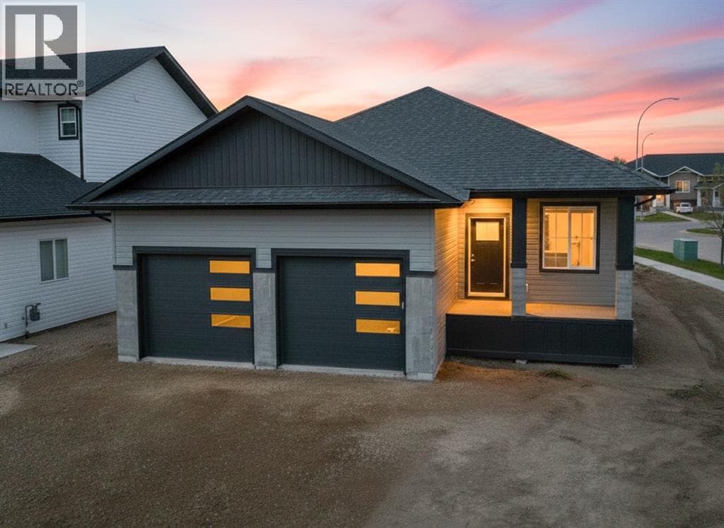 2 Aura Drive — photo 2