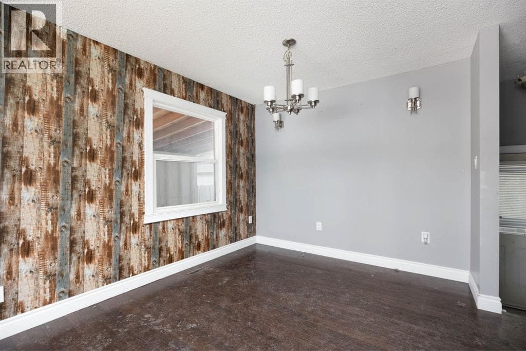 2 Moberly Crescent — photo 4