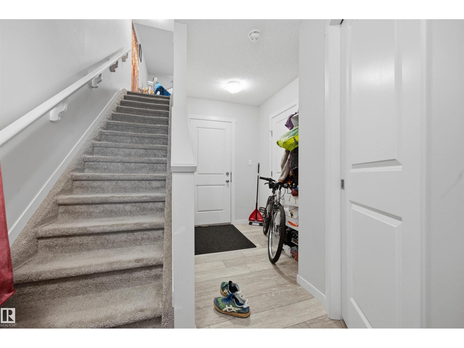 #102 1530 TAMARACK BV NW — photo 5