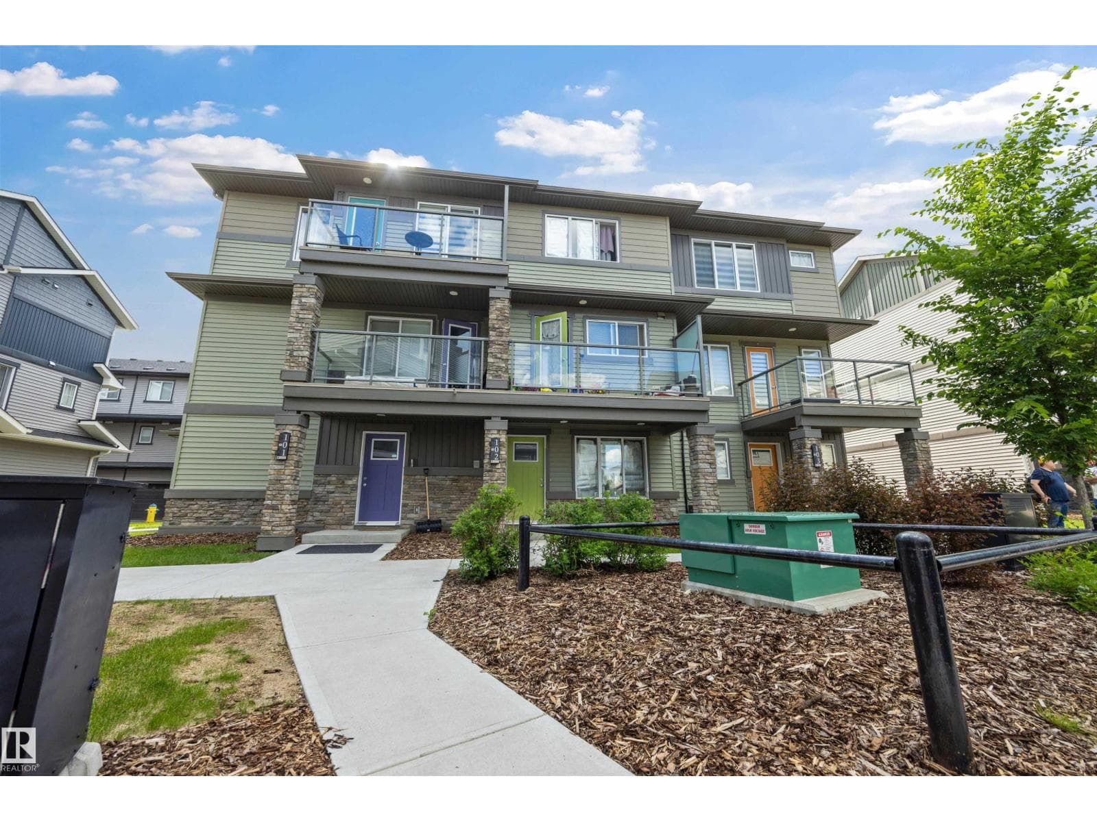 #102 1530 TAMARACK BV NW