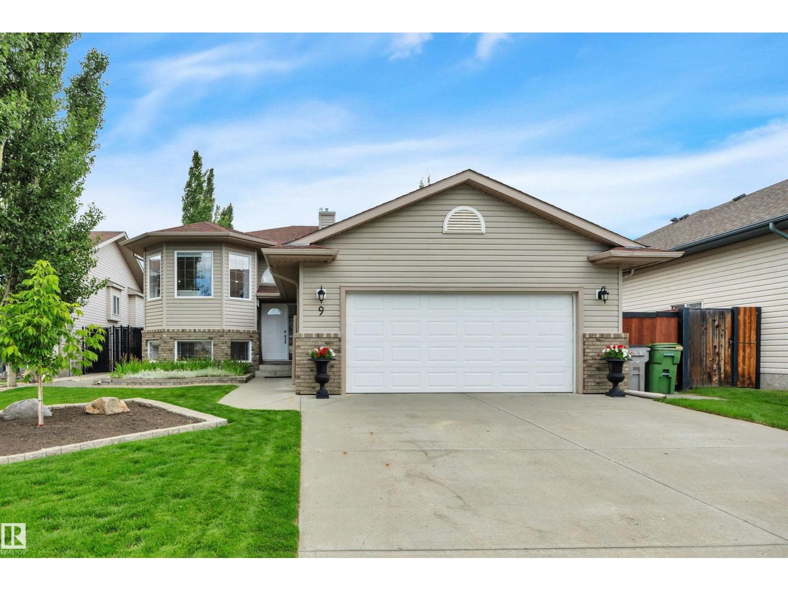 9 Westview DR — photo 2
