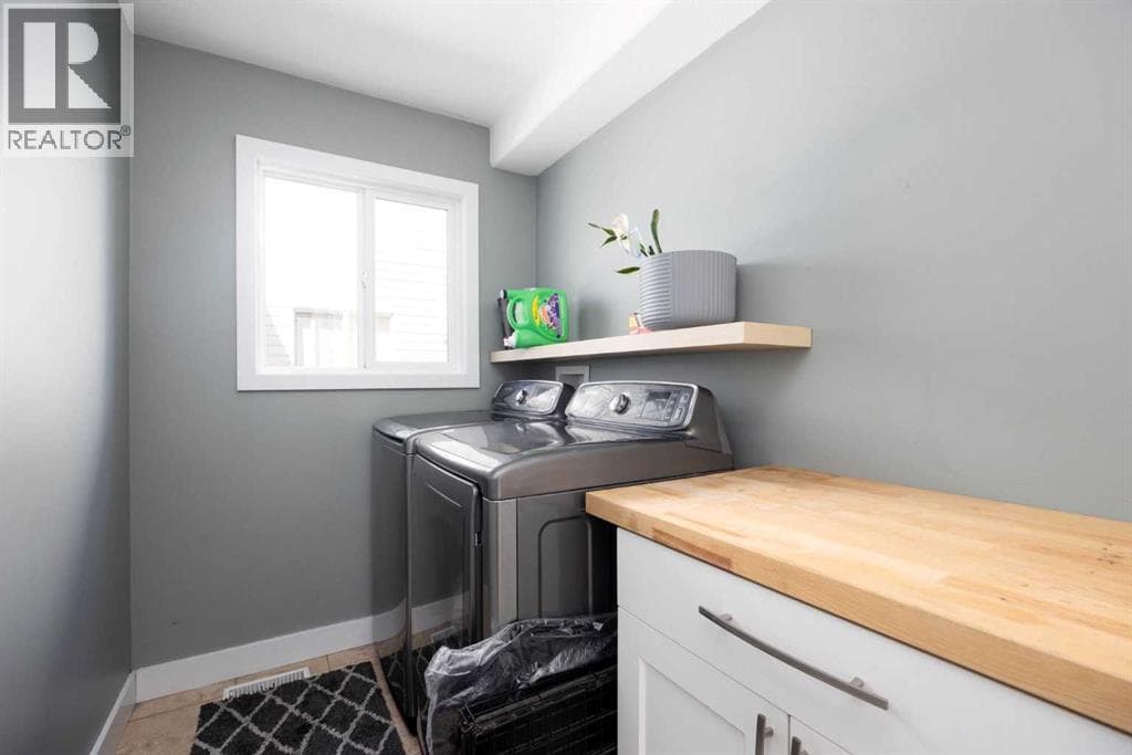 388 Fireweed Crescent — photo 5