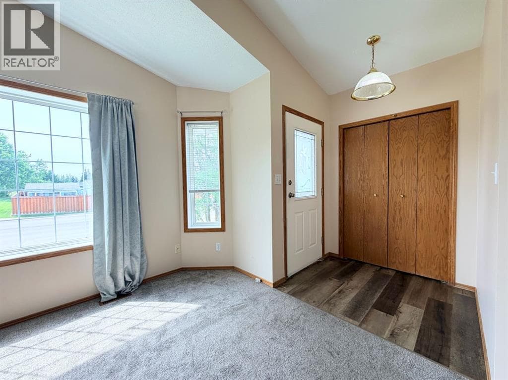 9622 123 Avenue — photo 2