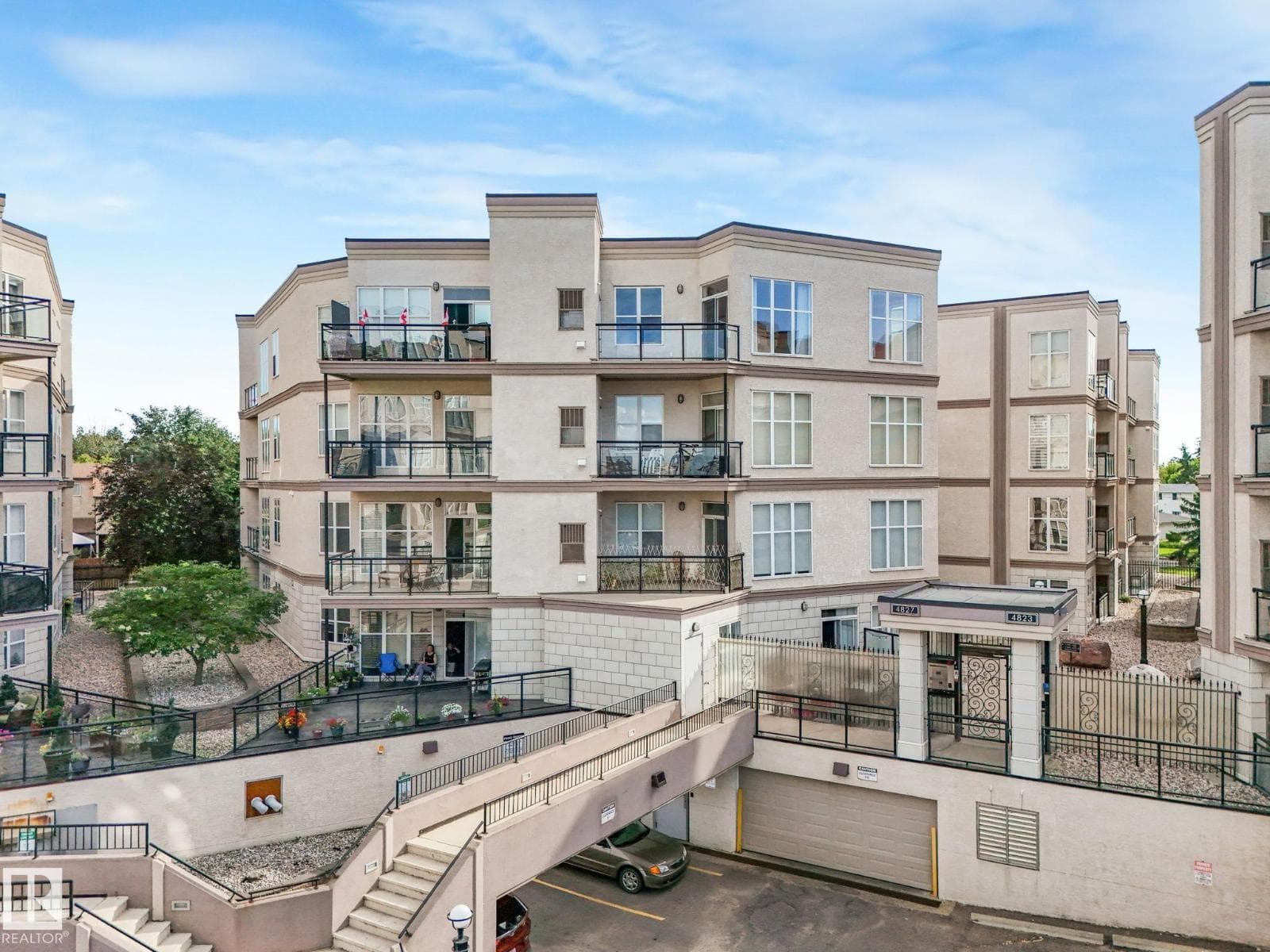 #150 4827 104A ST NW