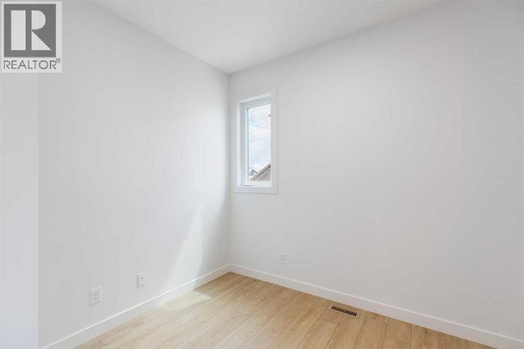 155 Vantage Crescent SW — photo 5