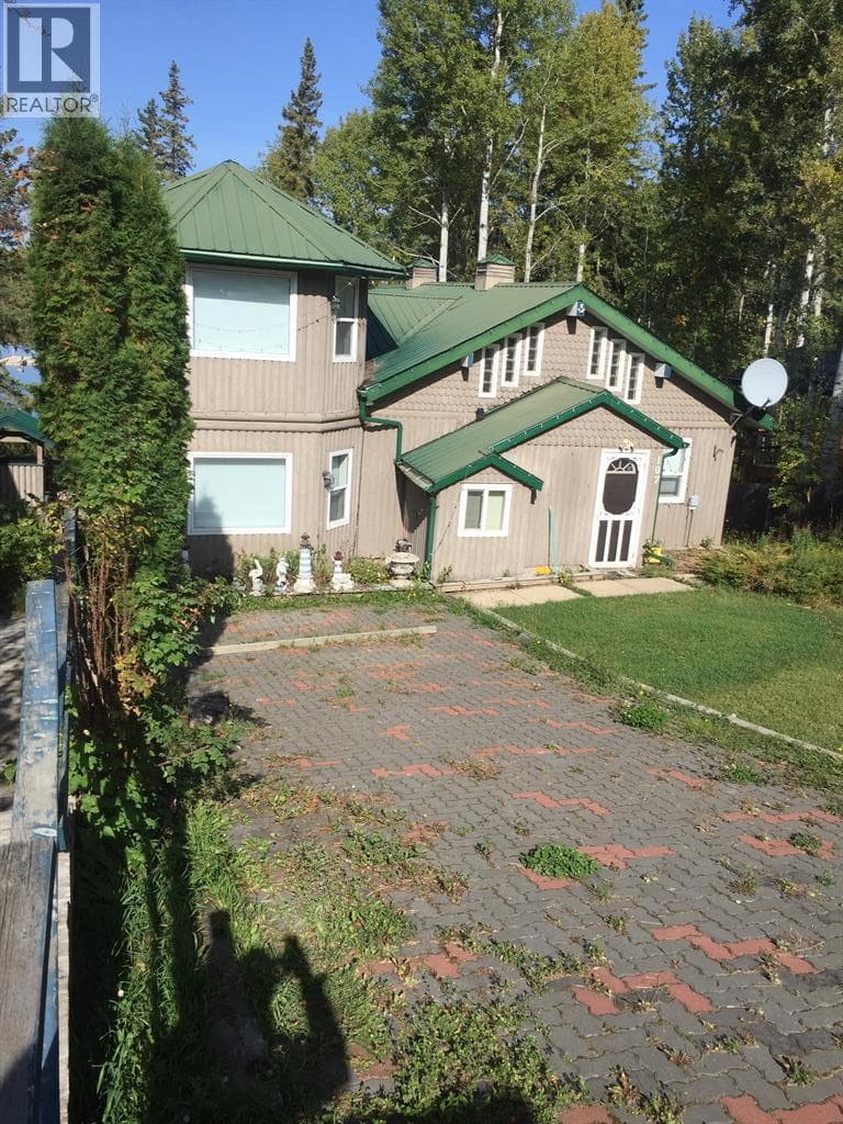 107 Crescent Drive — photo 2