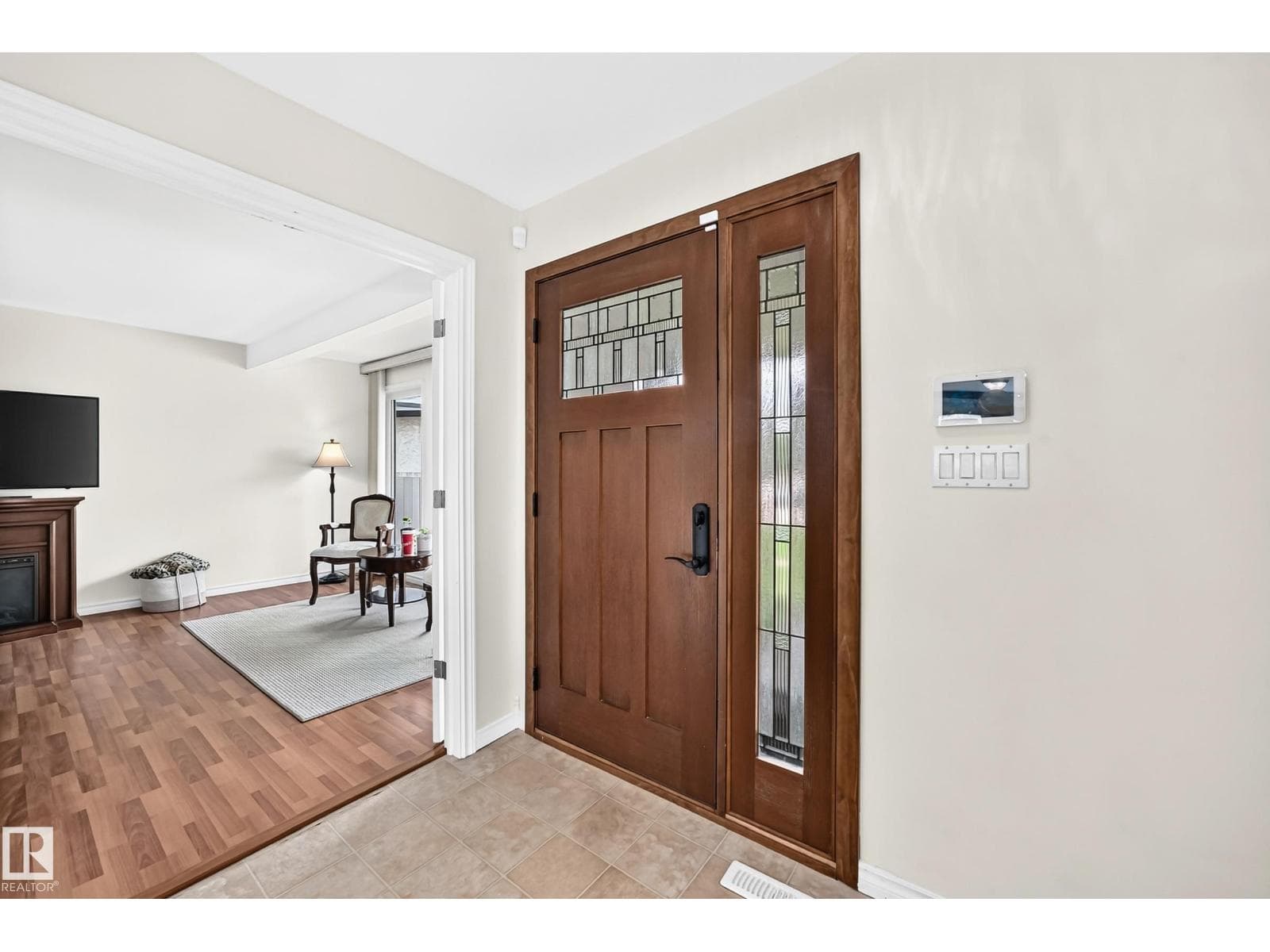 10451 26 AV NW — photo 4