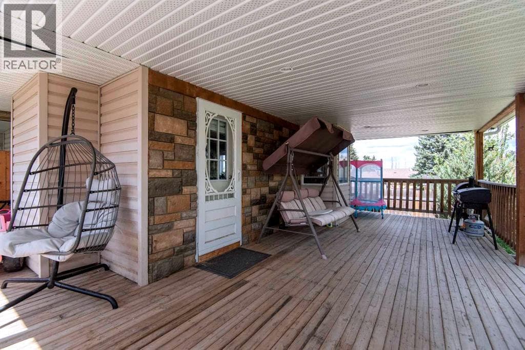 5024 49 Street — photo 3
