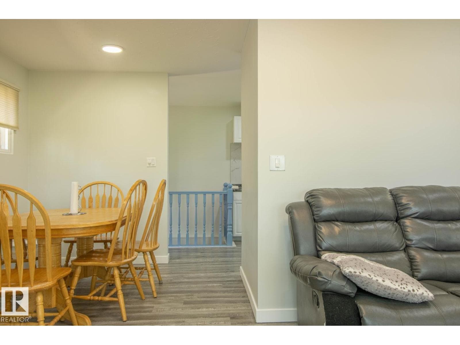15922 92 AV NW — photo 5