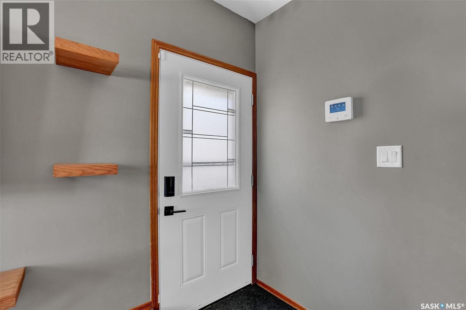 1330 Courtney STREET — photo 4