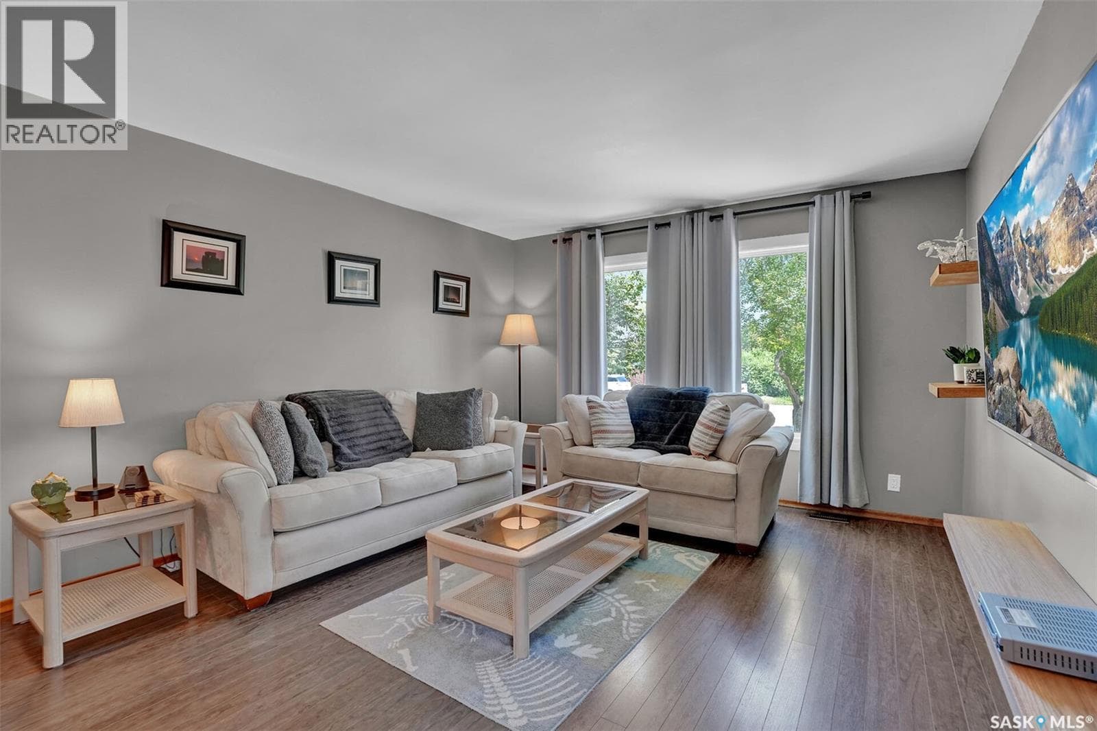 1330 Courtney STREET — photo 5