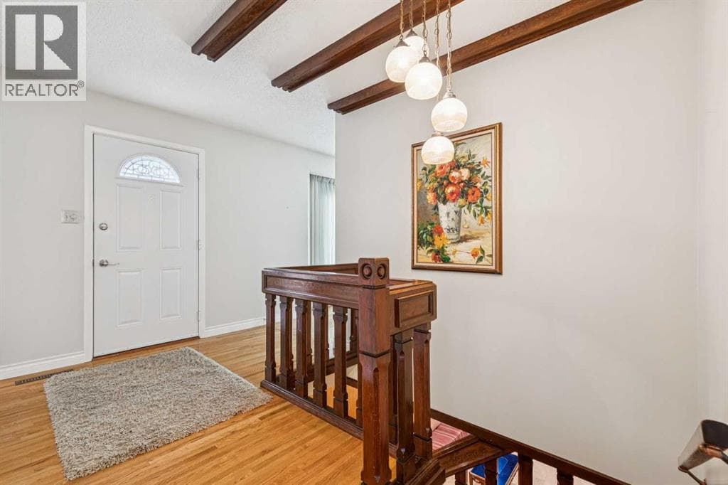 2432 Paliswood — photo 3