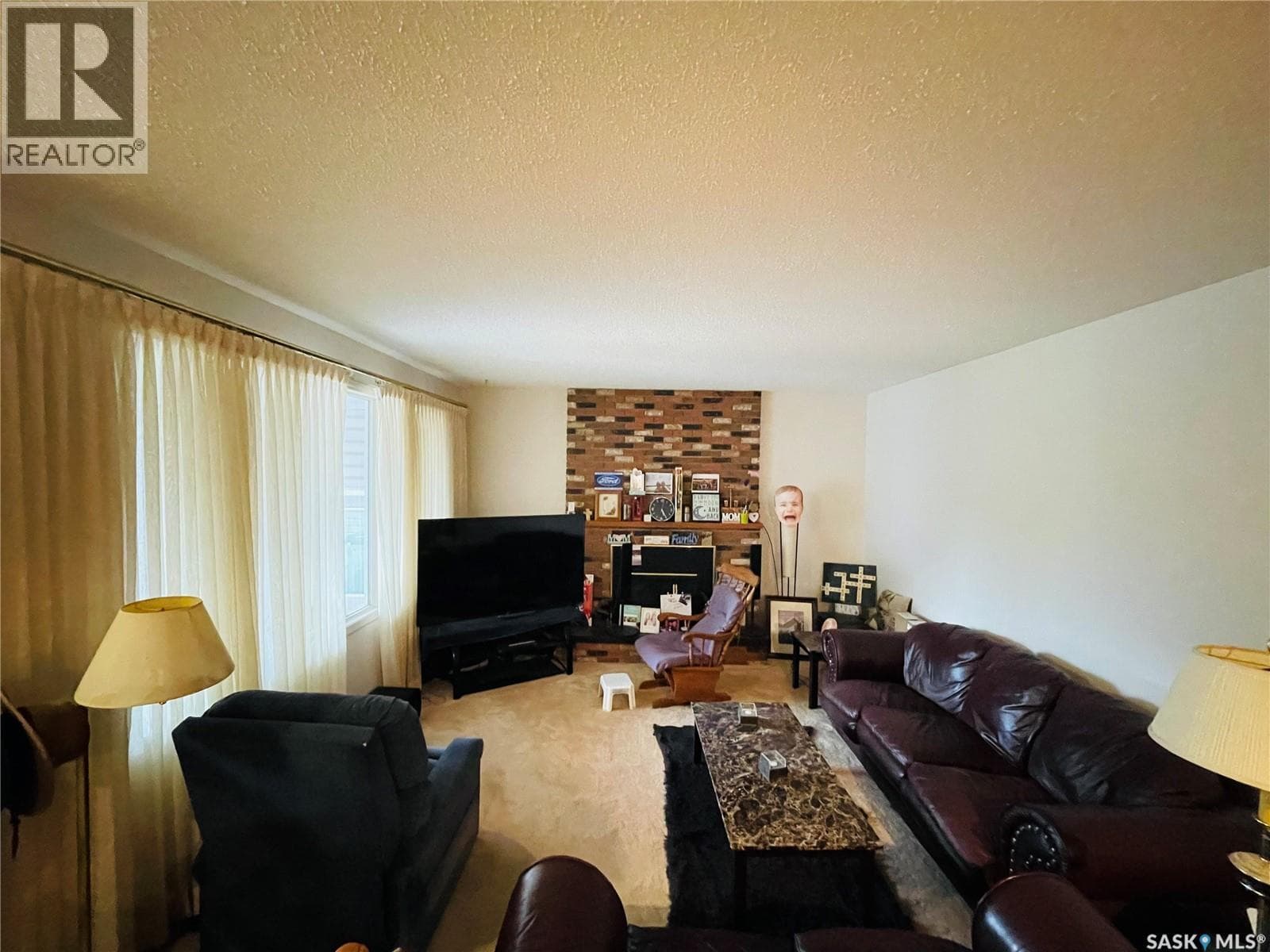 195 Lincoln DRIVE — photo 2