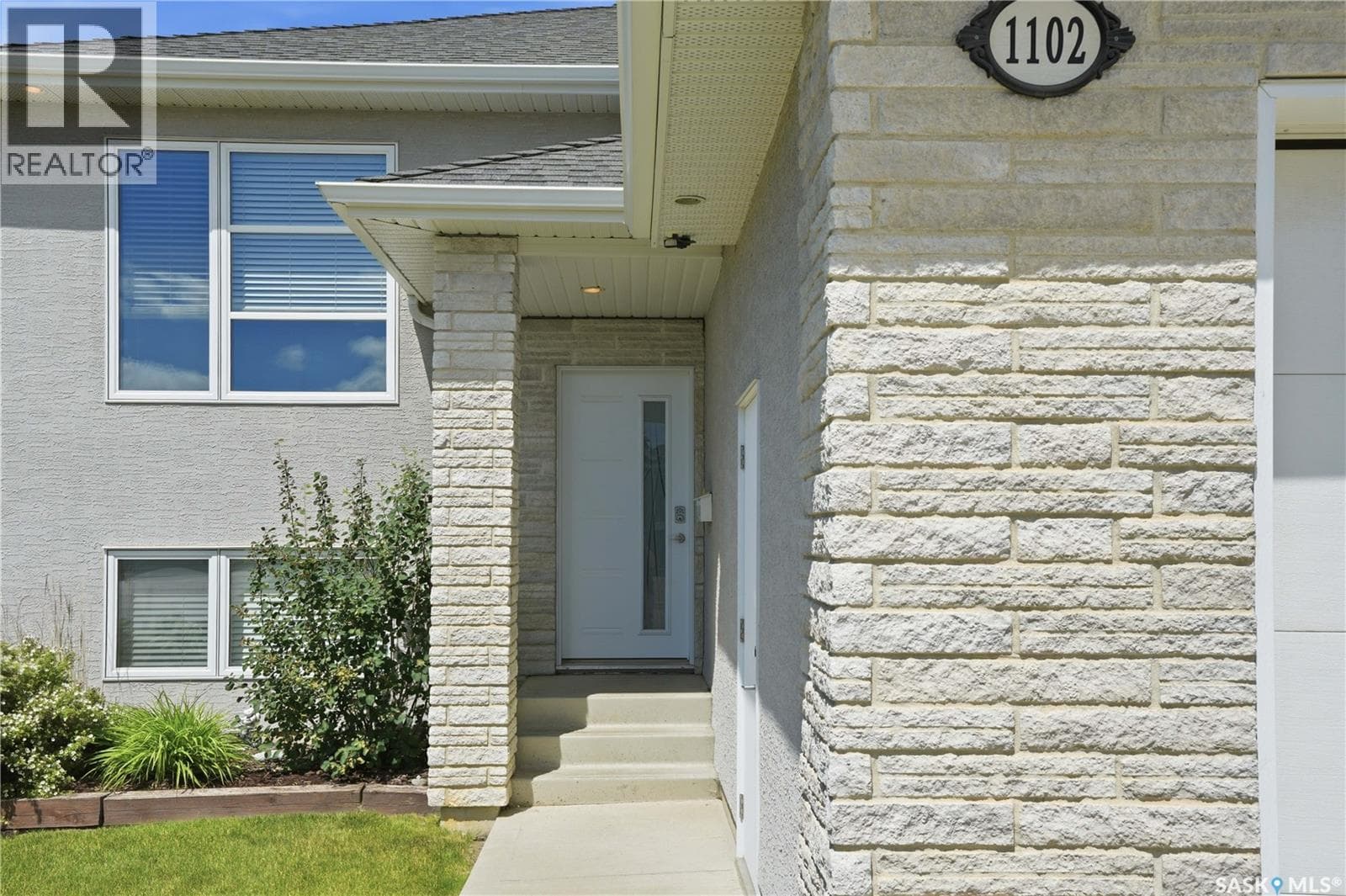 1102 Evergreen BOULEVARD — photo 3