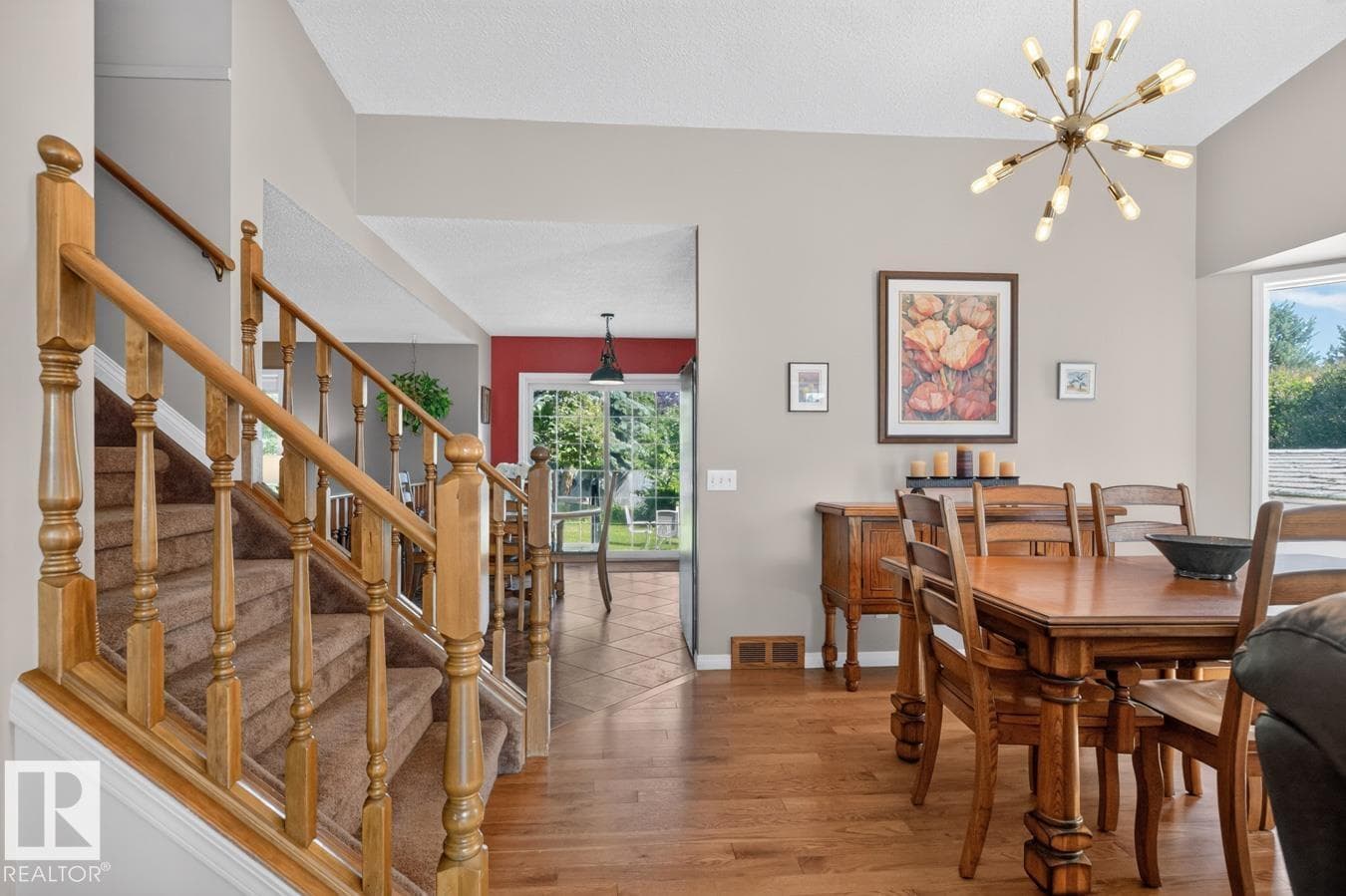 135 MEADOWVIEW DR — photo 4