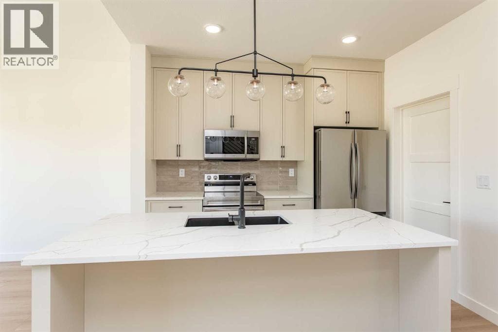 60 Emmett Crescent — photo 3