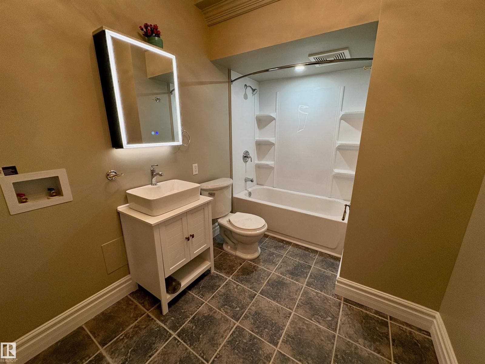 5207 Pyrogy DR — photo 4