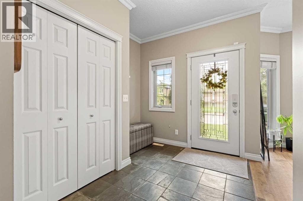 514 22 Avenue NE — photo 2