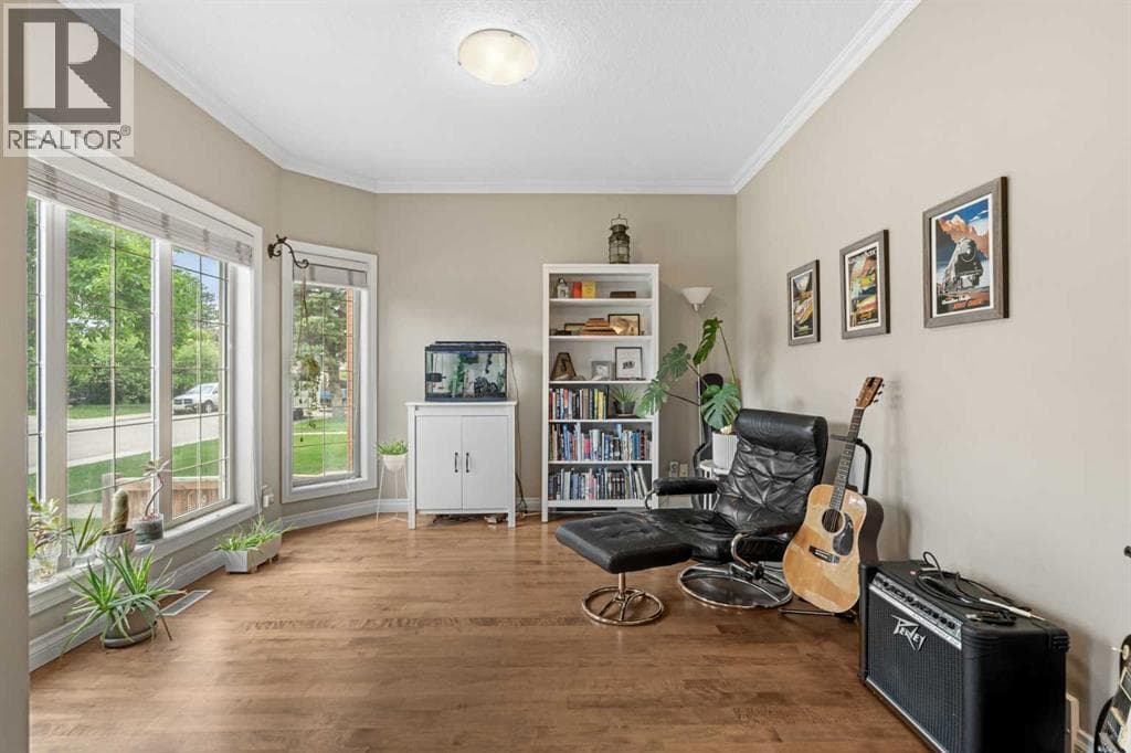 514 22 Avenue NE — photo 4