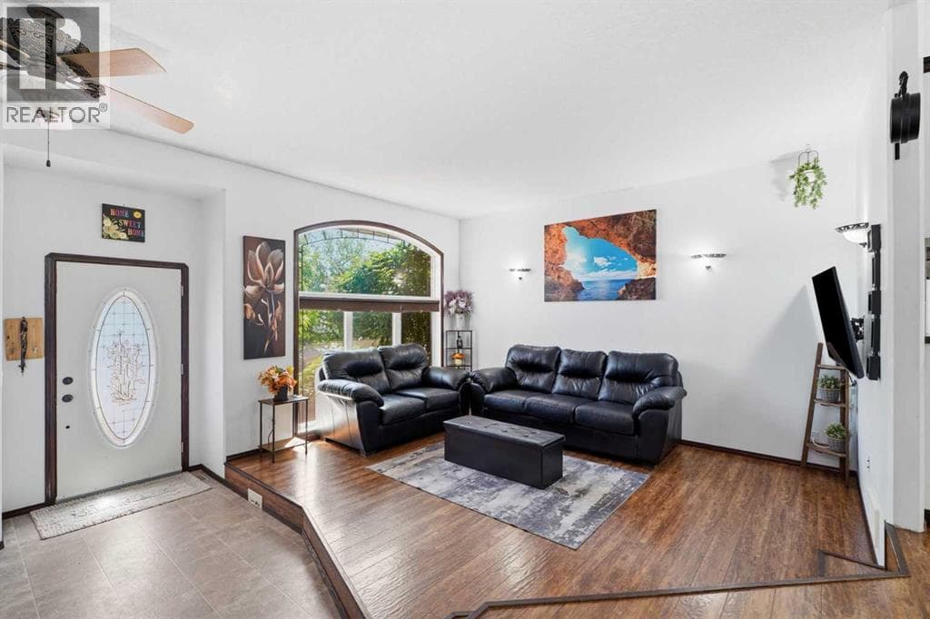 219 Lampard Crescent — photo 4