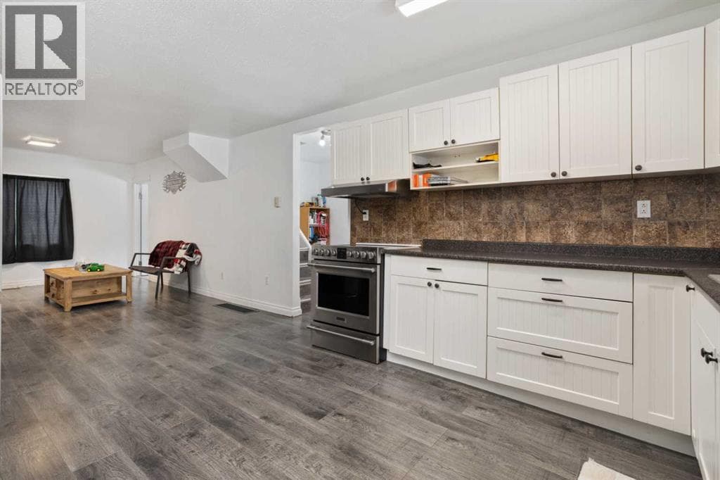 211 Red Wing Crescent — photo 4