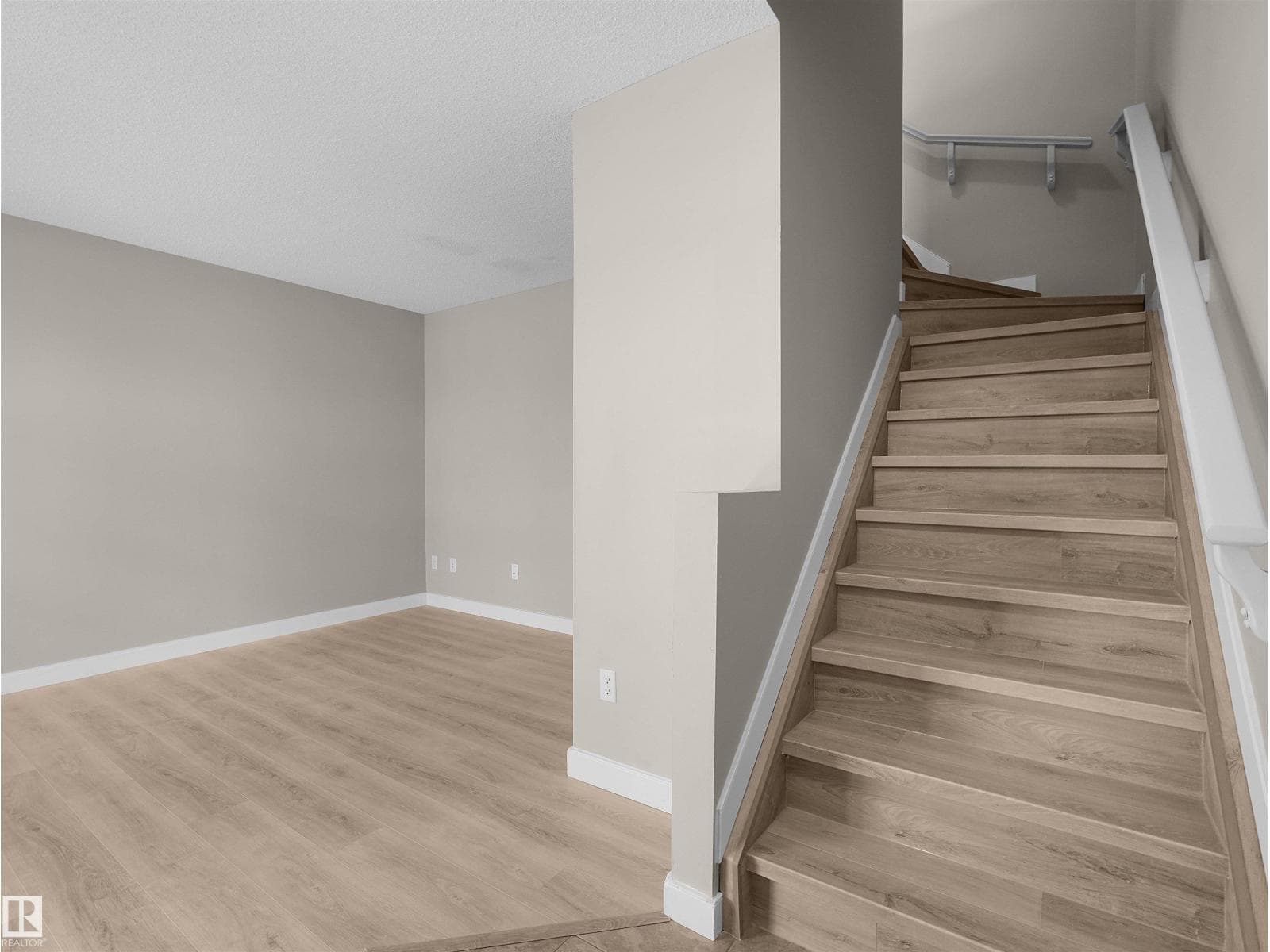 #17 6032 38 AV NW — photo 5
