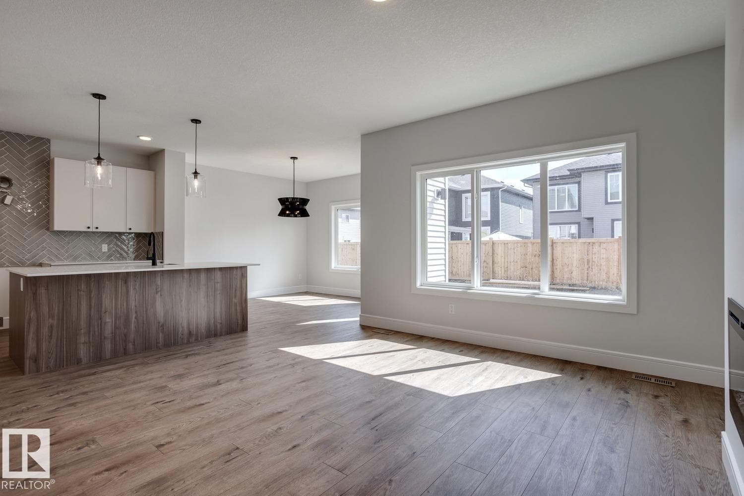 13 SCORIA WD — photo 5