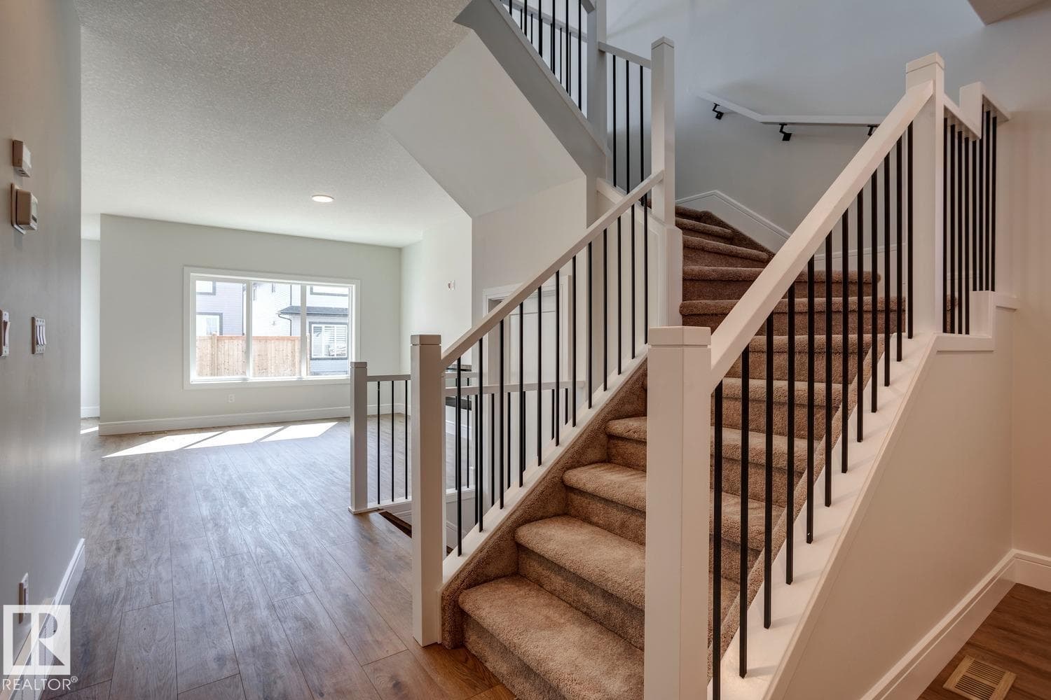 13 SCORIA WD — photo 3