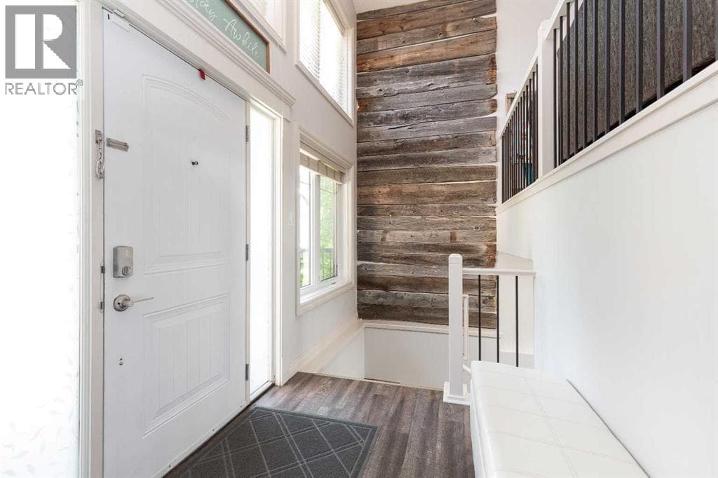 8 Riverton Crescent W — photo 3