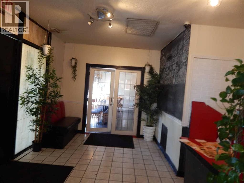 837 E Centre Street — photo 4