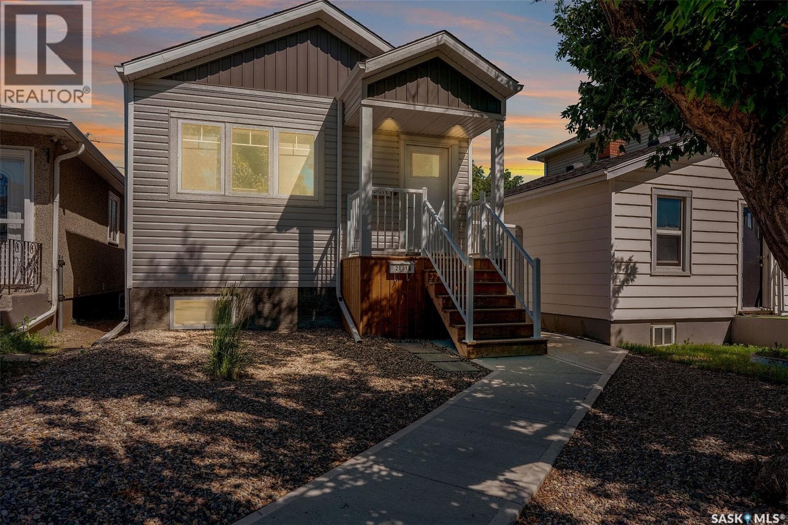 2031 Francis STREET — photo 2