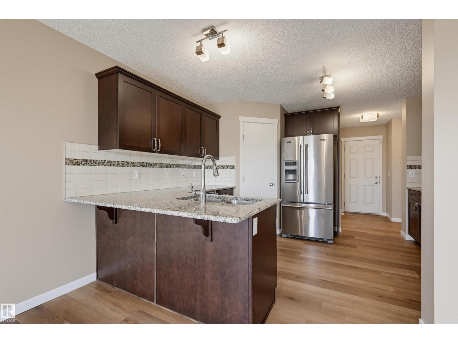 16428 12 AV SW — photo 3