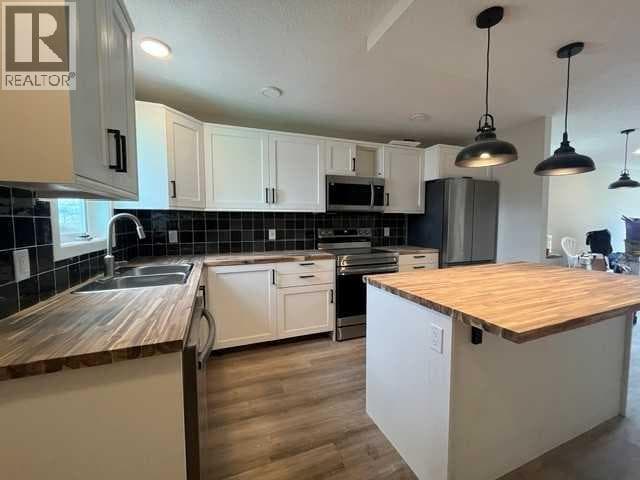 406 Main Street — photo 4