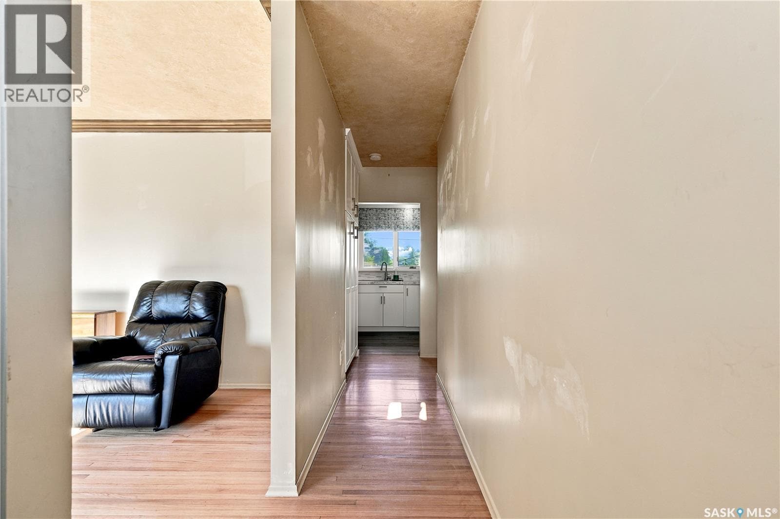 2301 Cairns AVENUE — photo 5