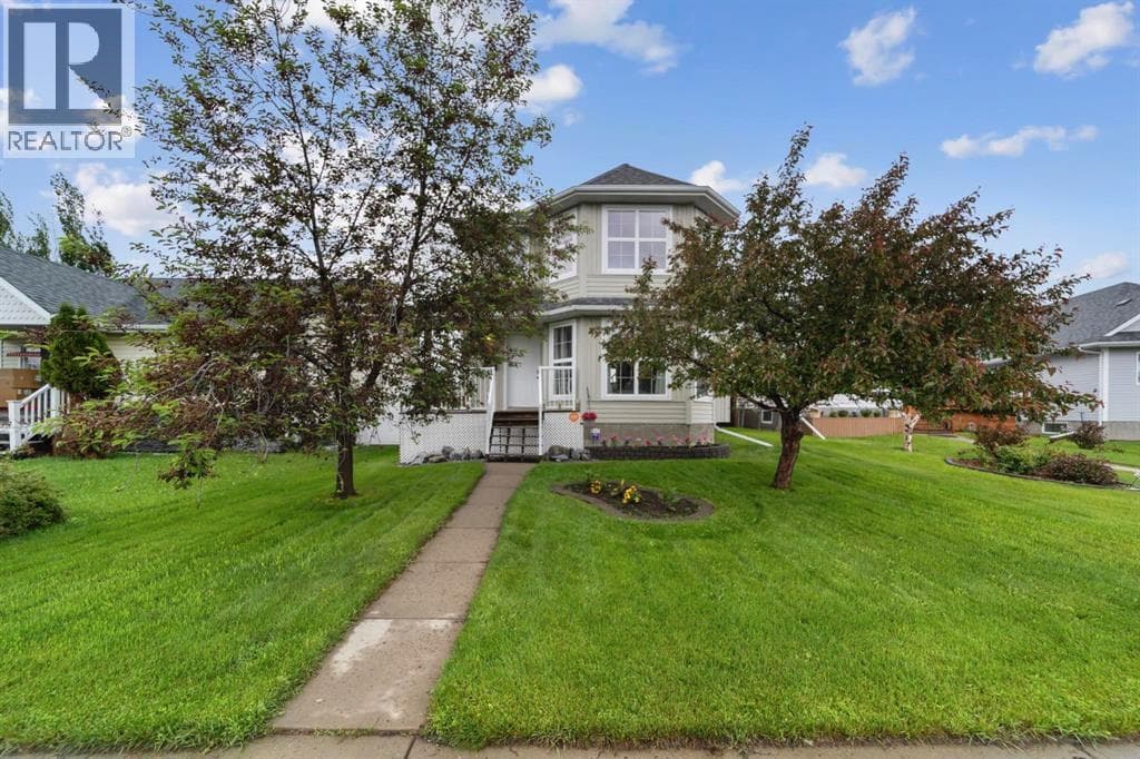6810 39 Avenue Close — photo 2