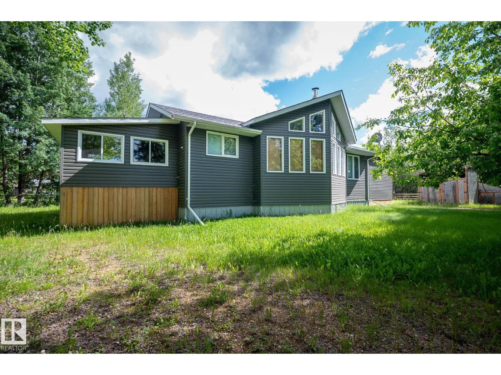 1651 LAKEVIEW LN — photo 3