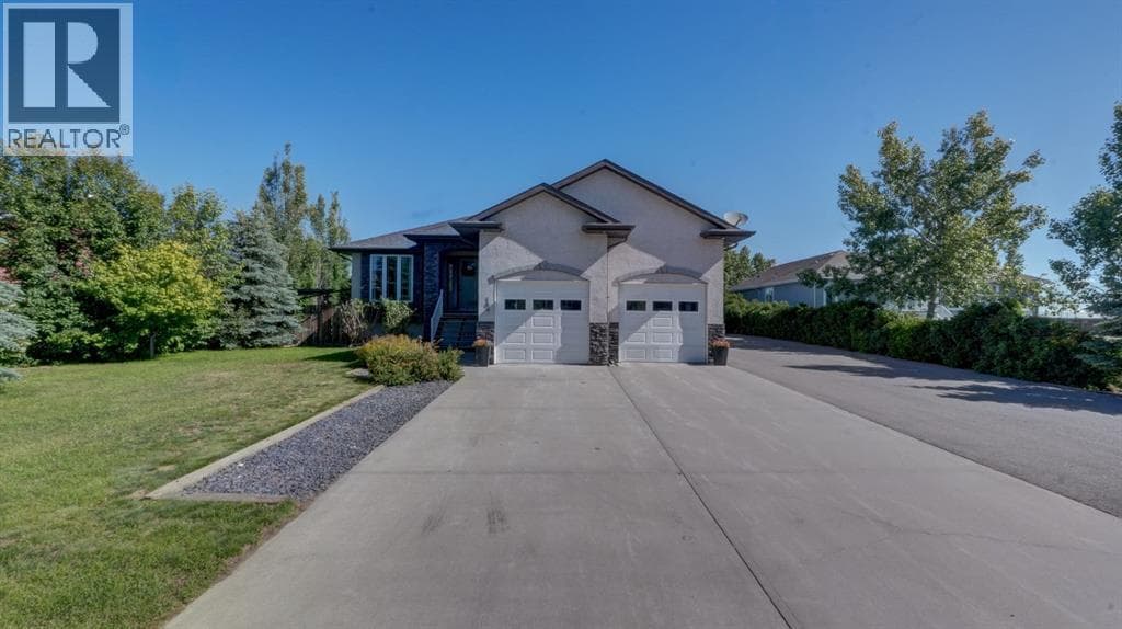 106 Derochie Drive W — photo 2