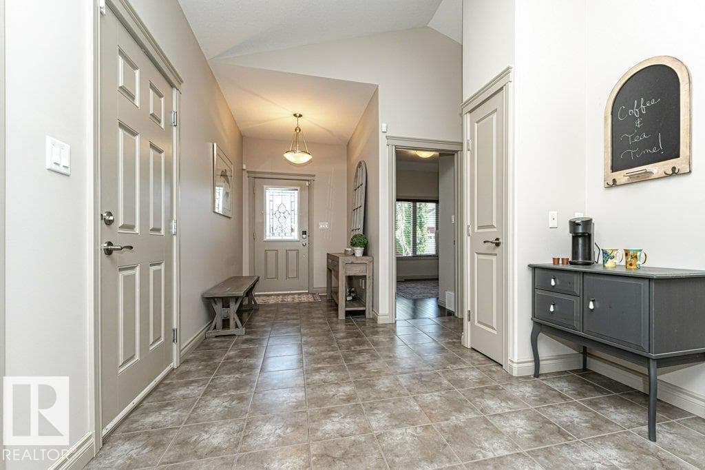 #15 175 MCCONACHIE DR NW — photo 4