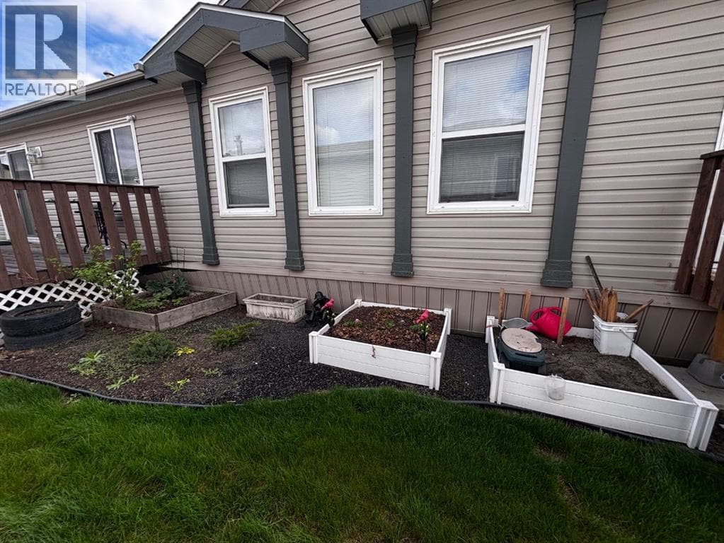 9014 89 Avenue — photo 2