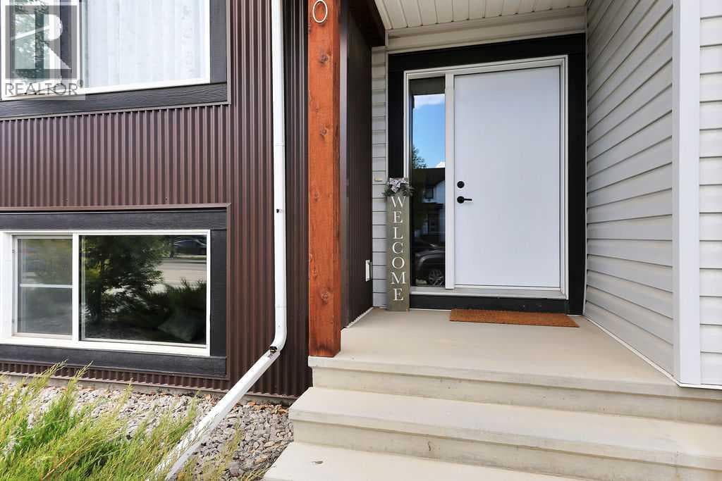 30 Evergreen Way — photo 2