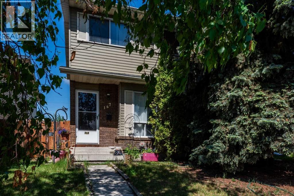 167 Erin Mount Place SE — photo 2