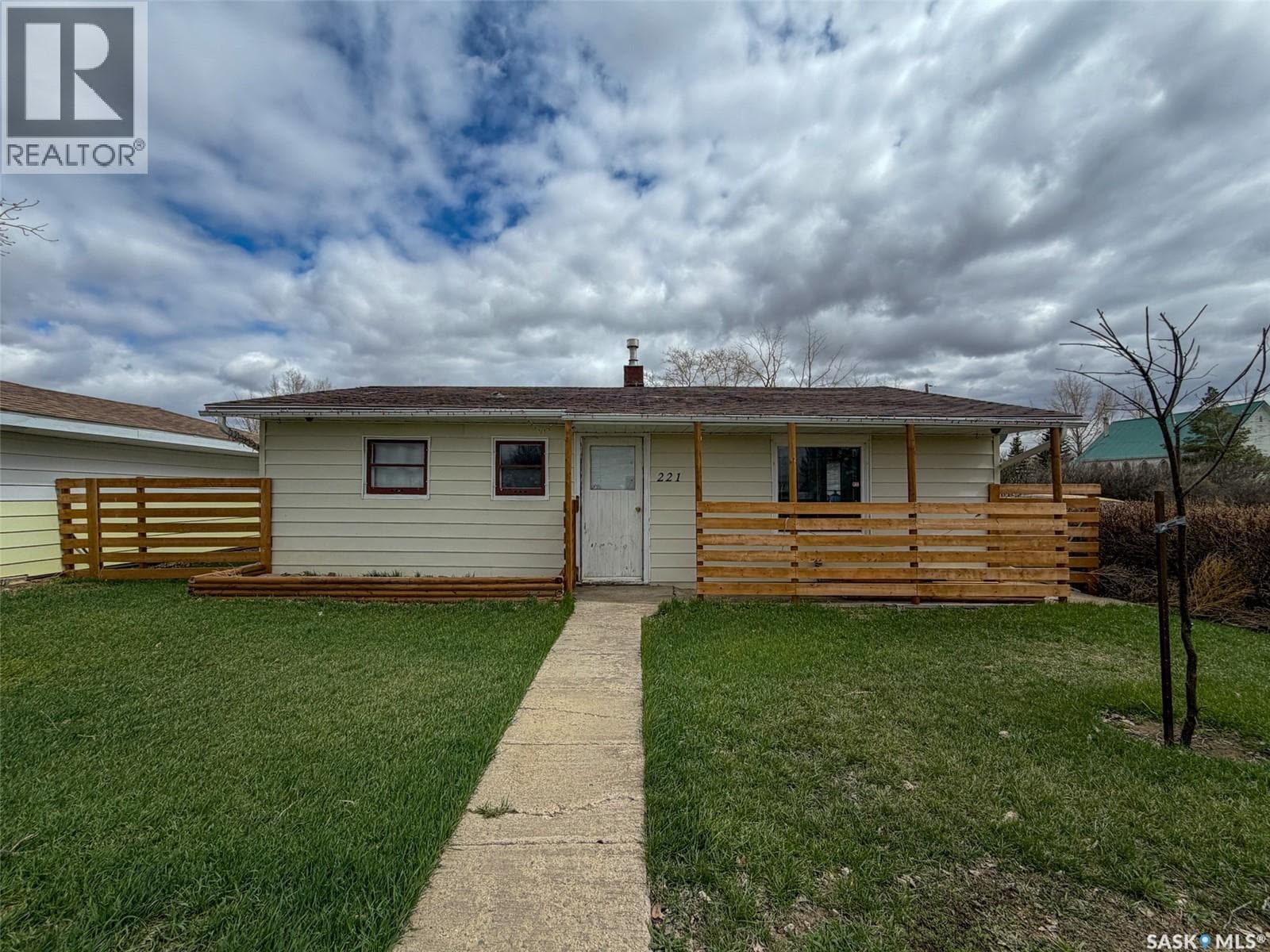 221 Plume STREET