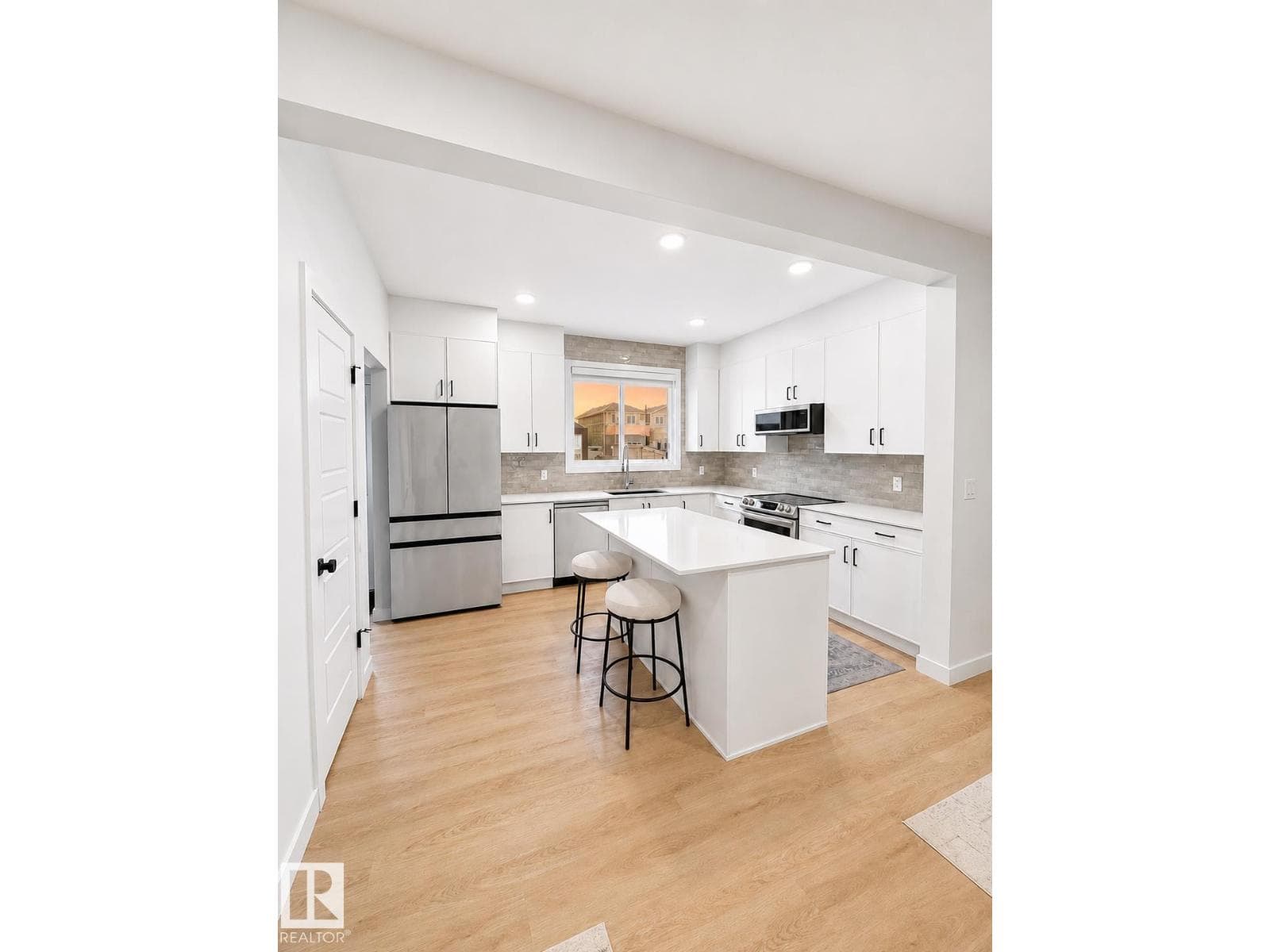 2332 159 ST SW — photo 2