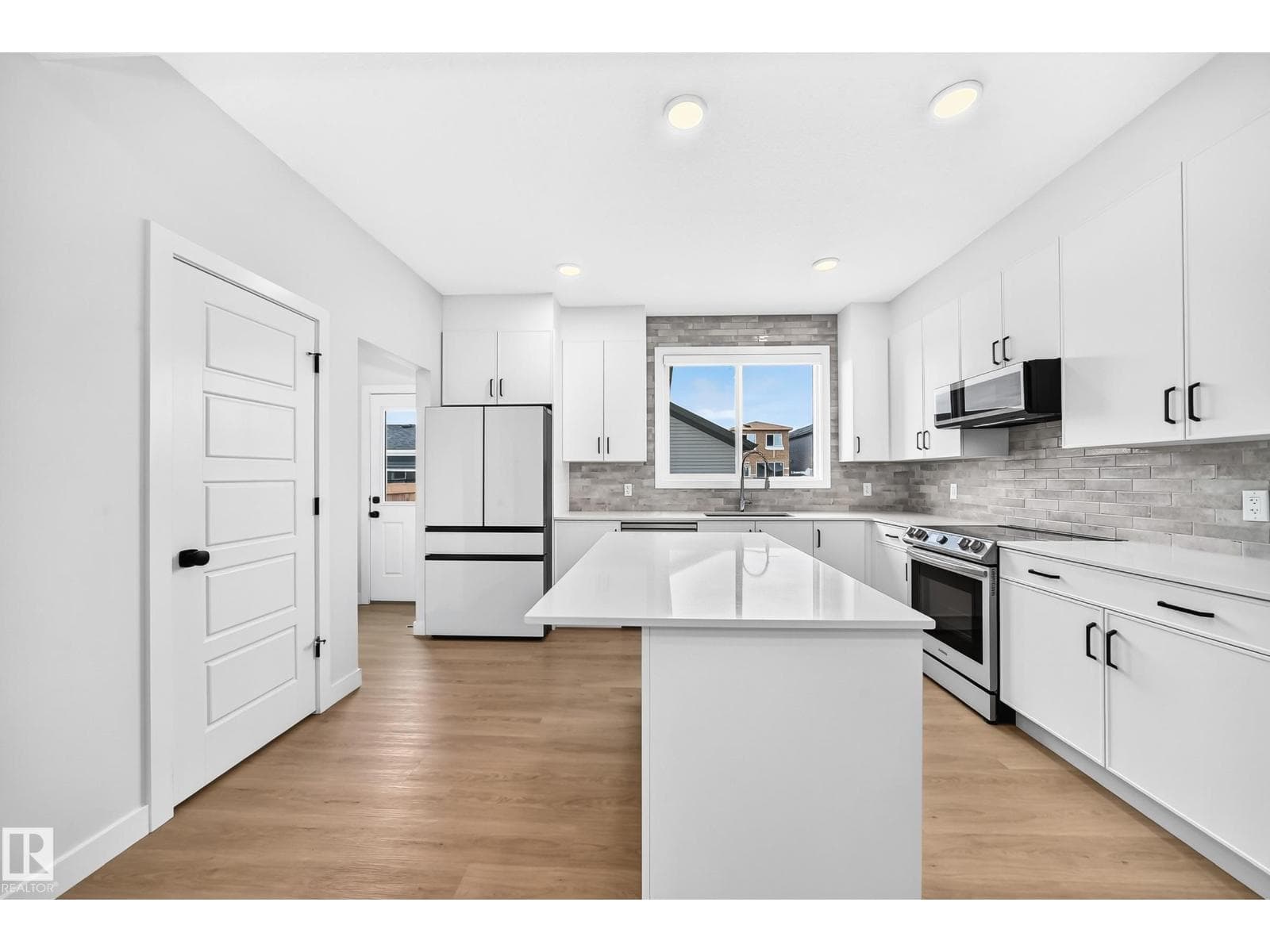 2332 159 ST SW