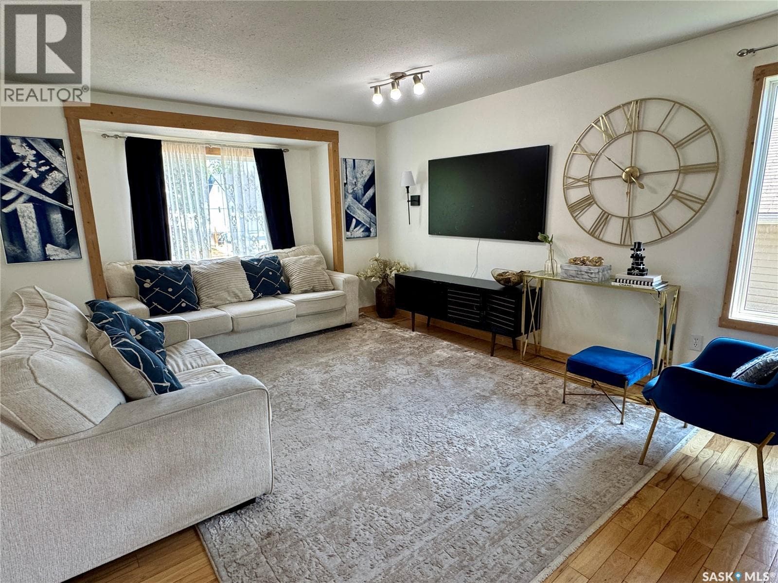 908 Thompson CRESCENT — photo 2