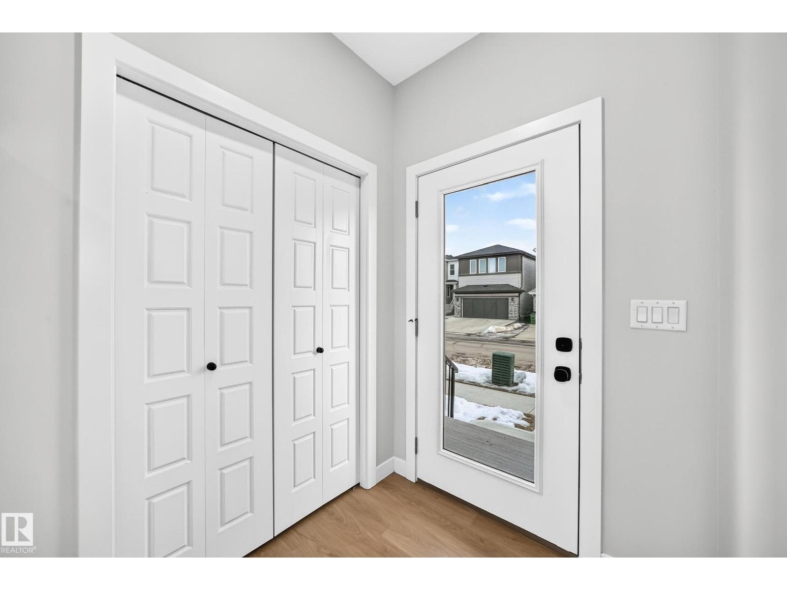 2332 159 ST SW — photo 2