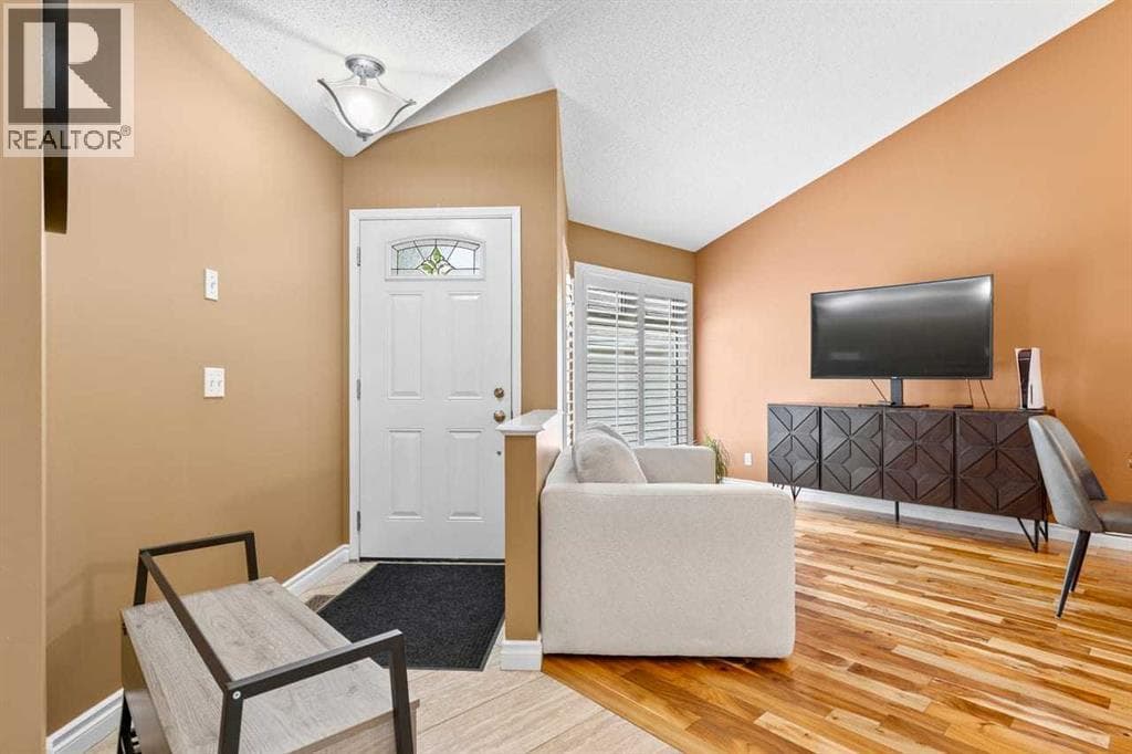 152 Douglas Glen Mews SE — photo 3